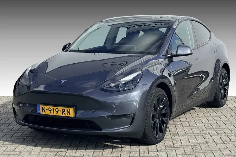 Tesla Model Y (2021)