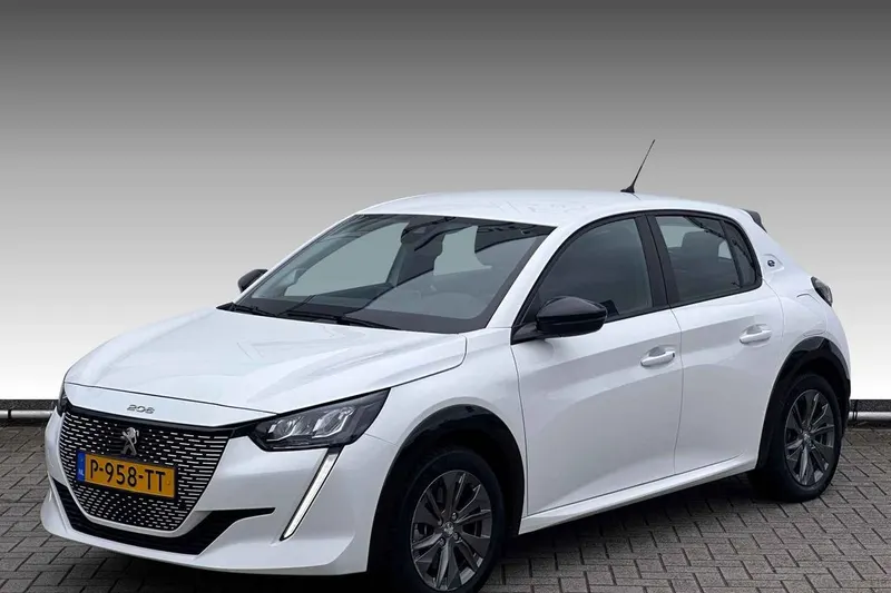 Peugeot e-208 (2022)