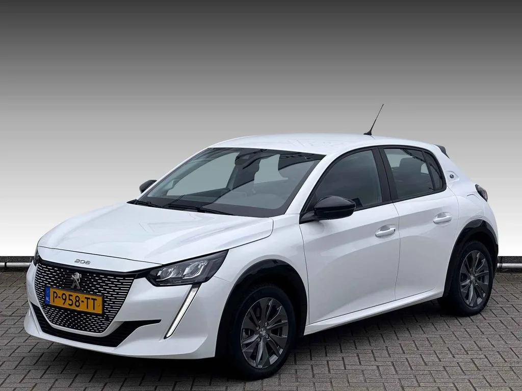 Peugeot e-208 (2022) — foto 1