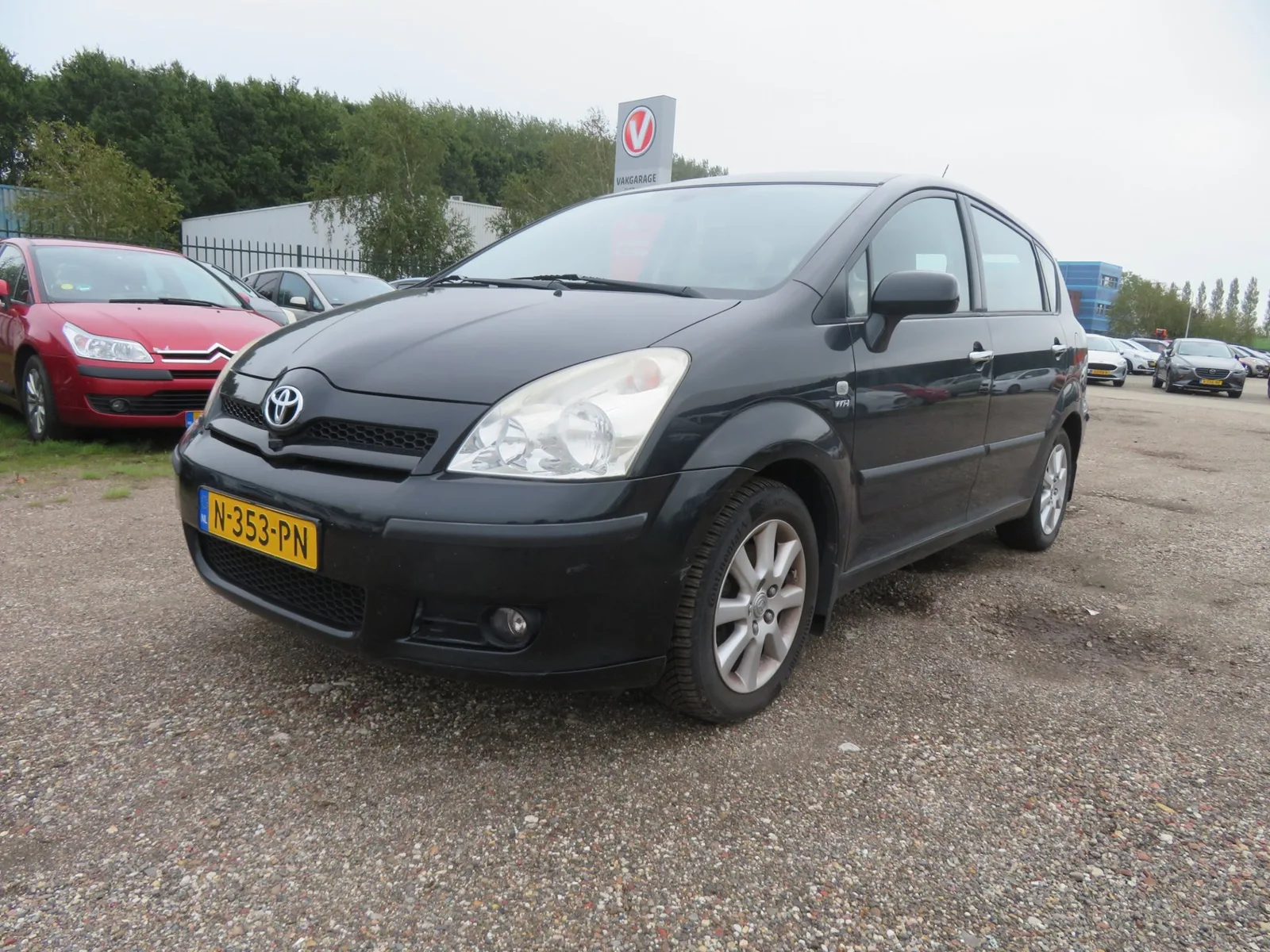 Toyota Corolla Verso (2005) — foto 1