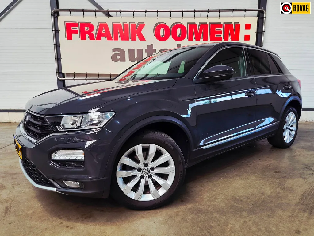 Volkswagen T-Roc (2022) — foto 1