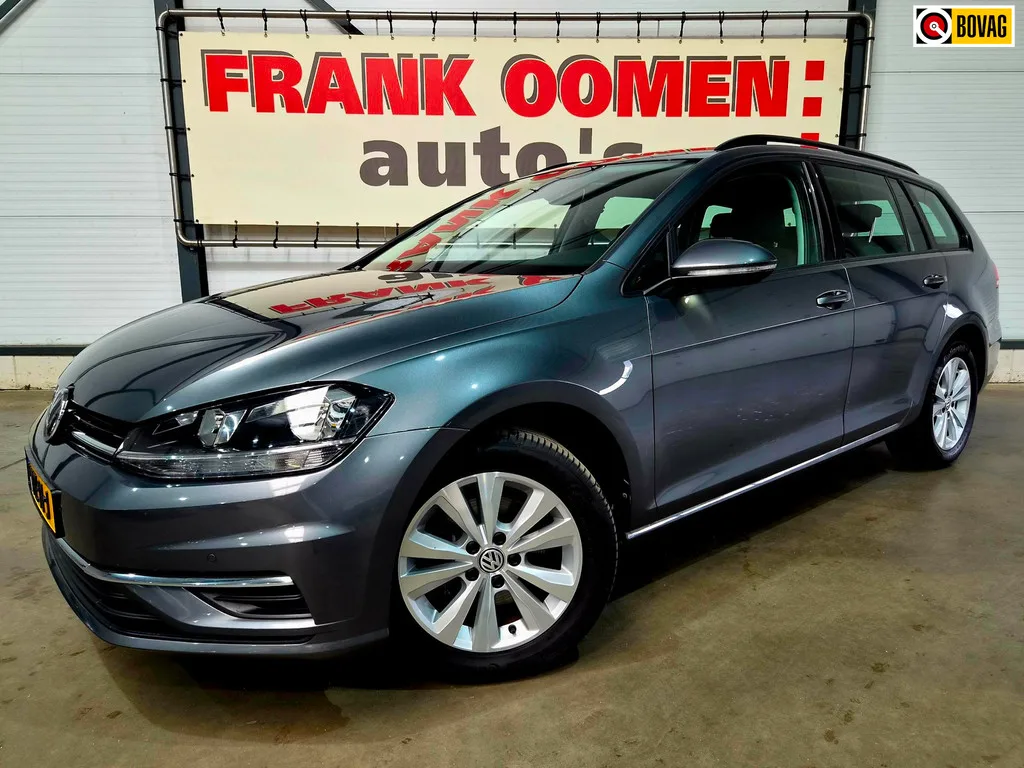 Volkswagen Golf (2020) — foto 1
