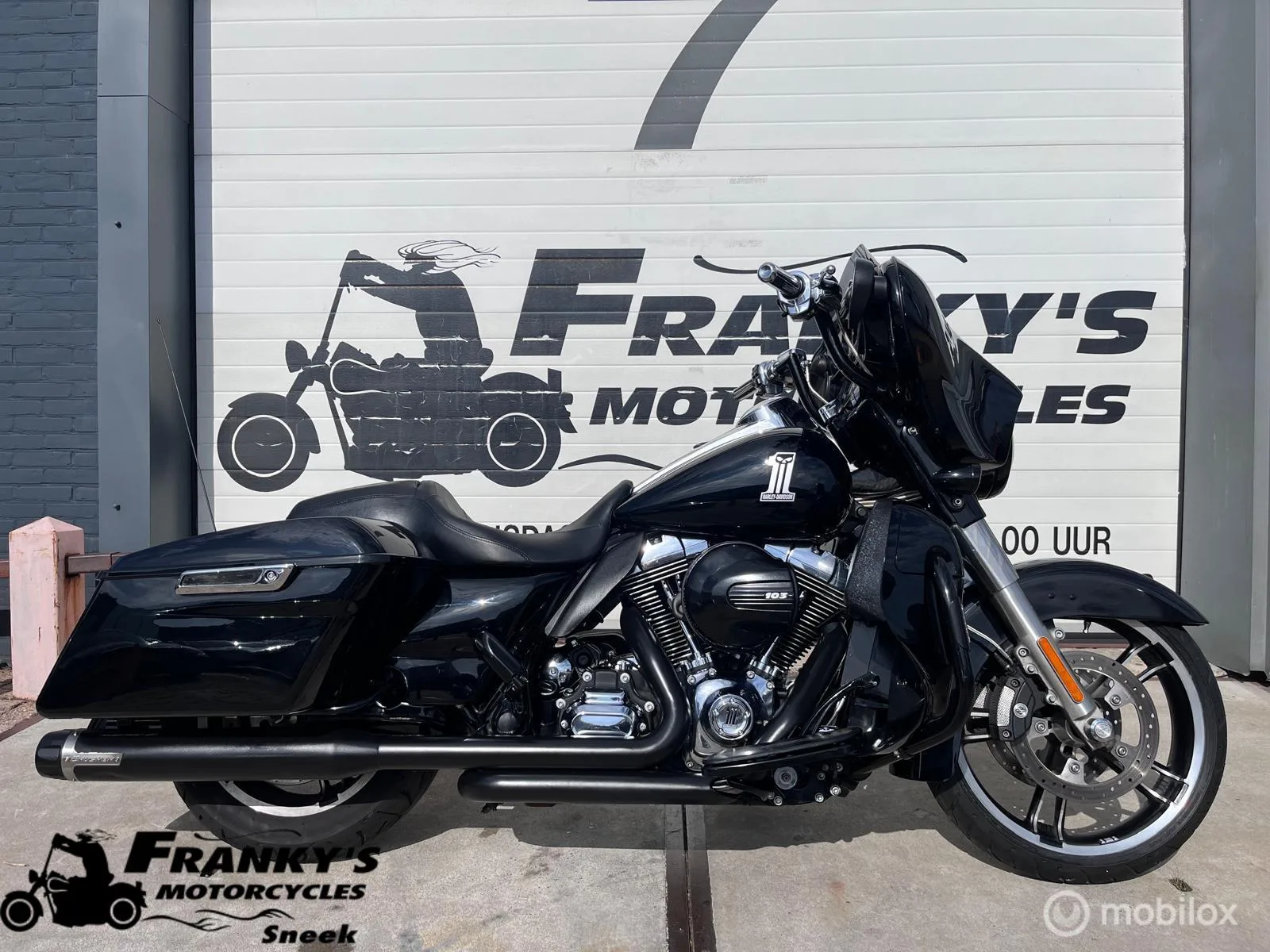 Harley-Davidson Street Glide 103 (2014) — foto 1