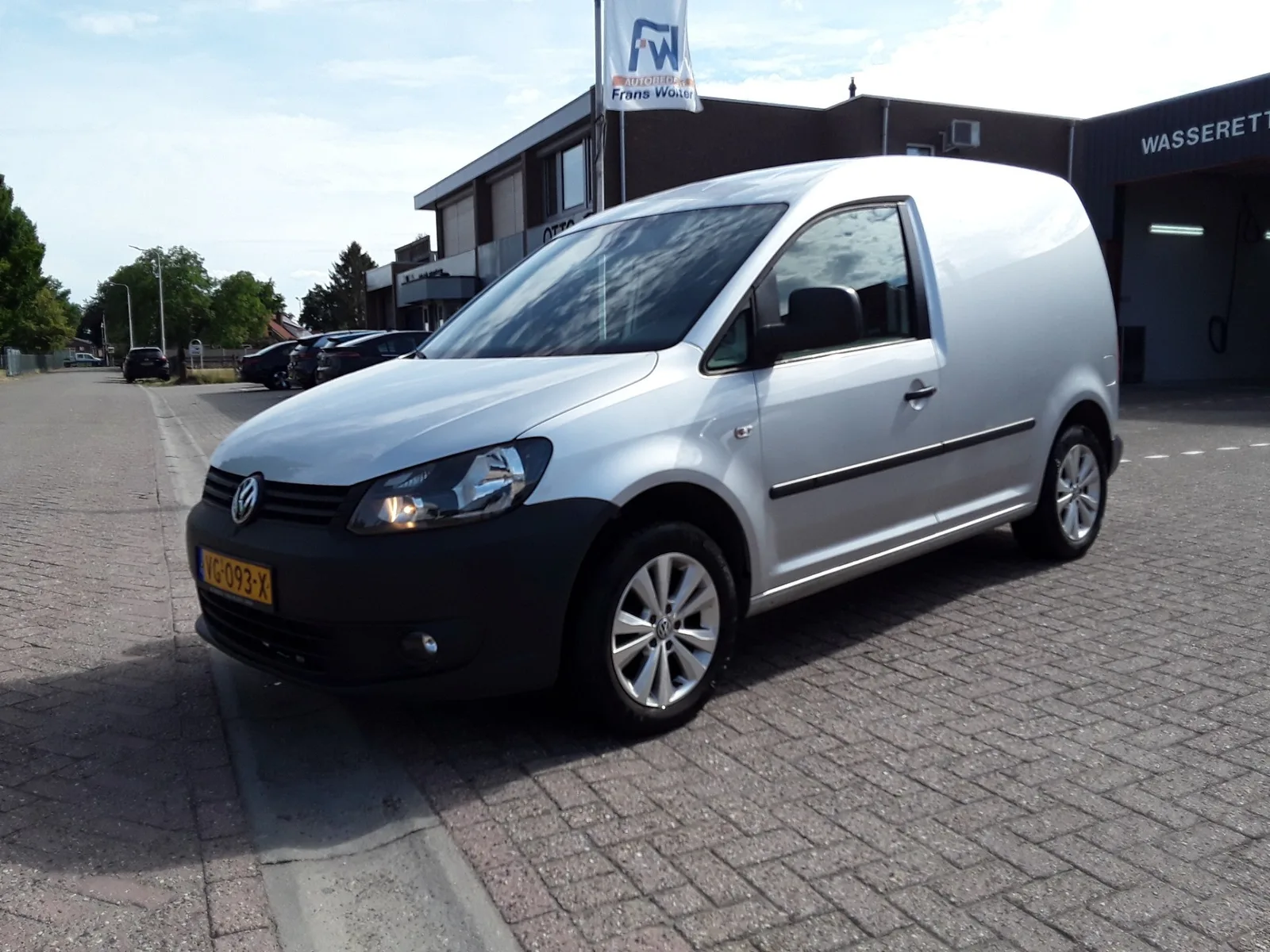 Volkswagen Caddy (2014) — foto 1
