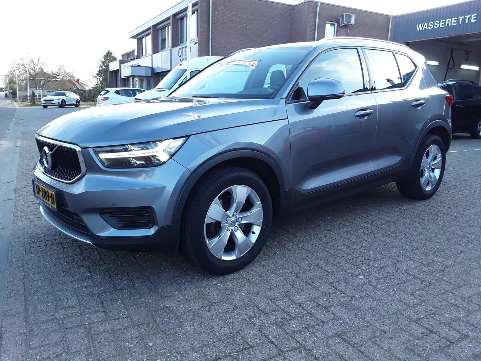 Volvo XC40 (2018) — foto 1