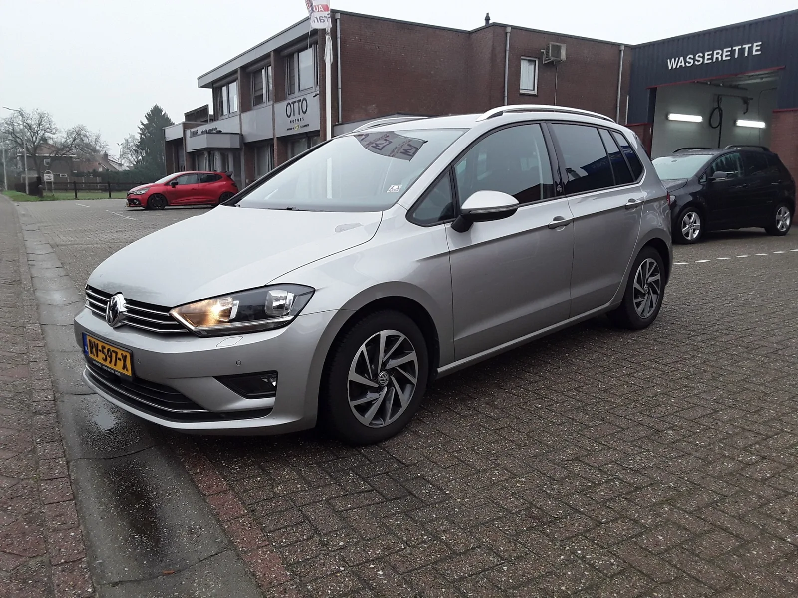 Volkswagen Golf Sportsvan (2017) — foto 1