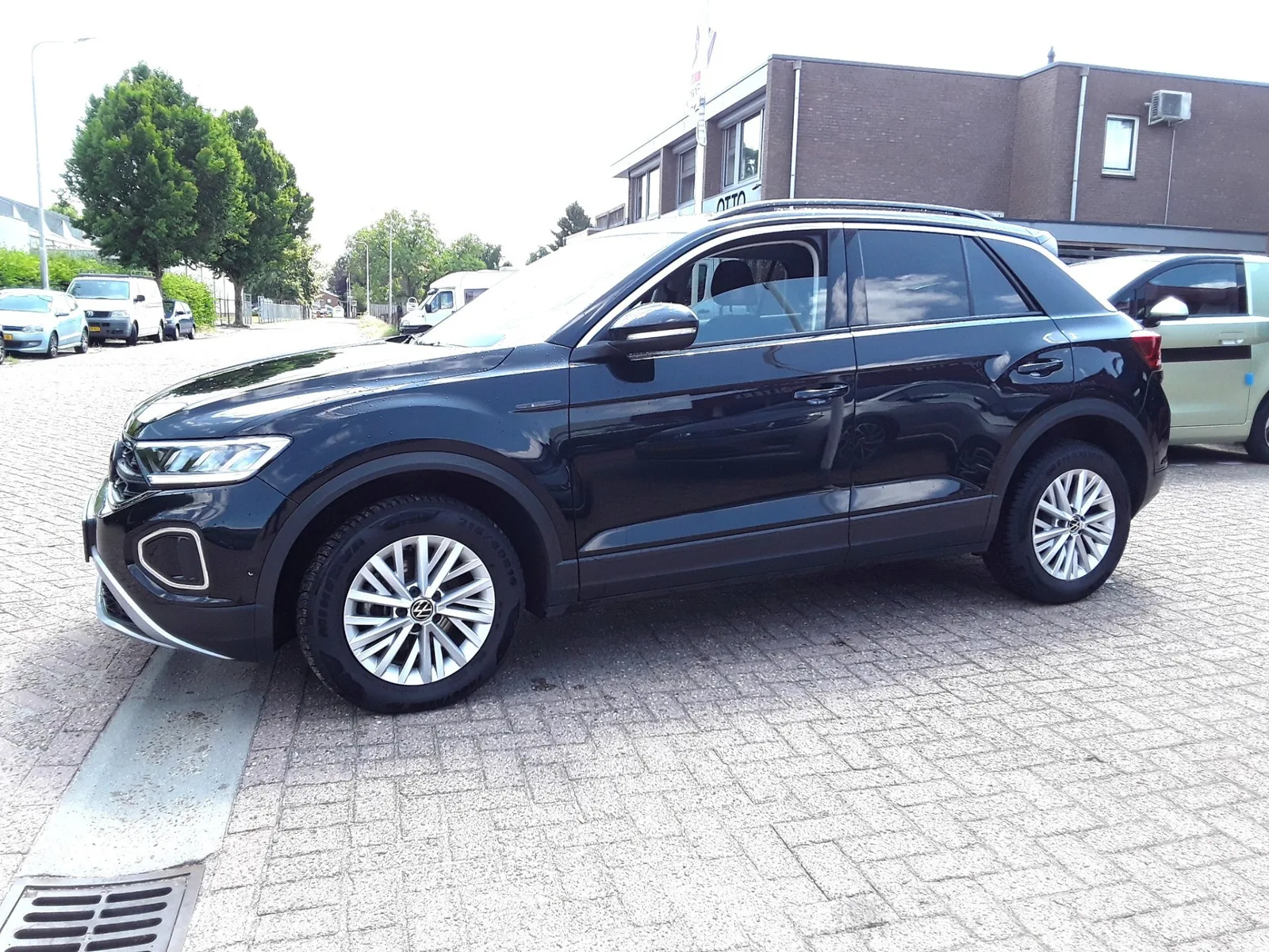 Volkswagen T-Roc (2022) — foto 1