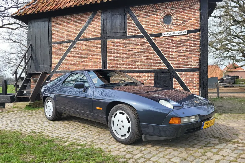 Porsche 928 (1988)