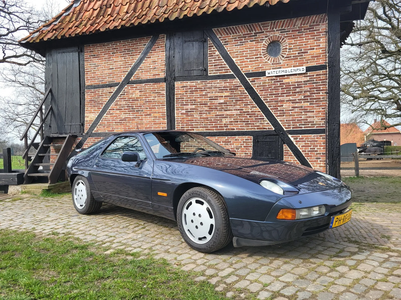Porsche 928 (1988) — foto 1