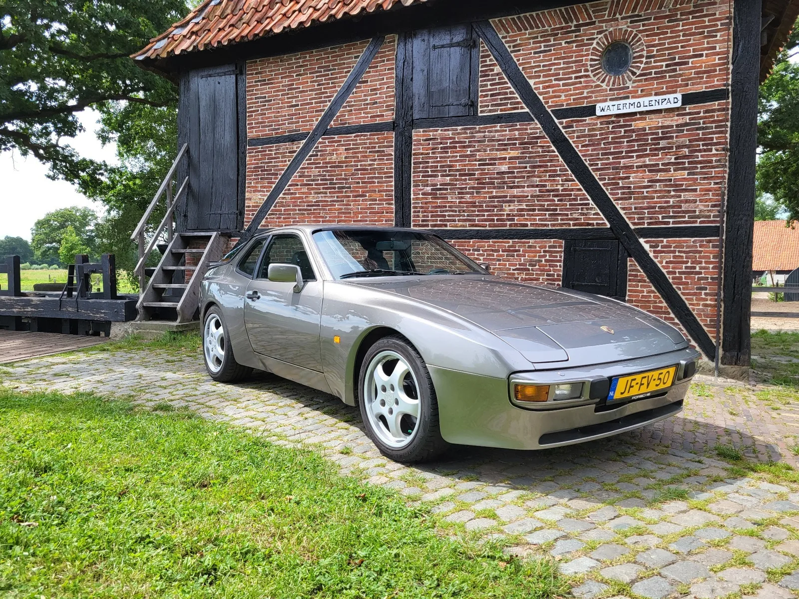 Porsche 944 (1982) — foto 1