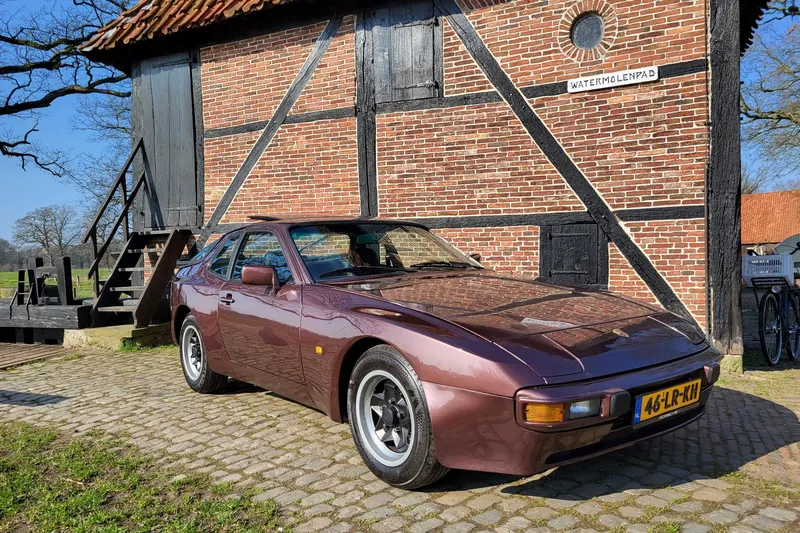 Porsche 944 (1985)