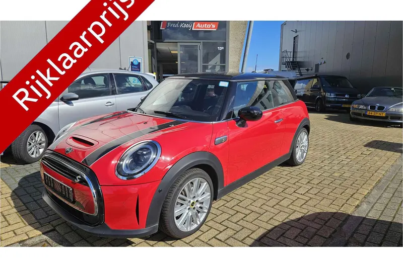 MINI Cooper (2023)