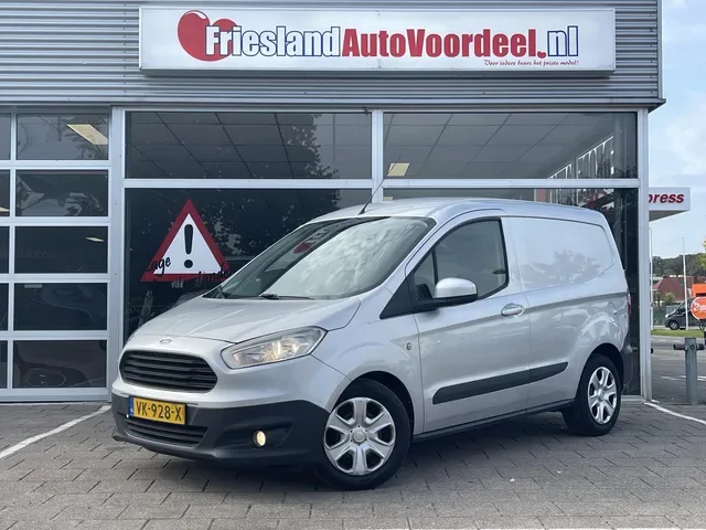 Ford Transit Courier (2014) — foto 1
