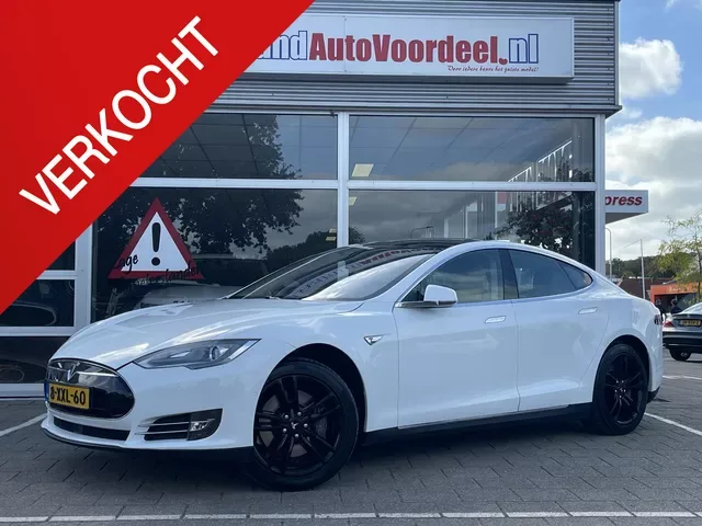 Tesla Model S (2014) — foto 1
