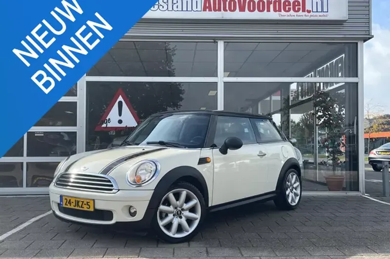 MINI One (2009)