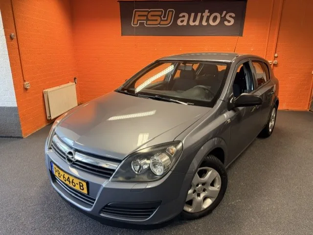 Opel Astra (2006) — foto 1