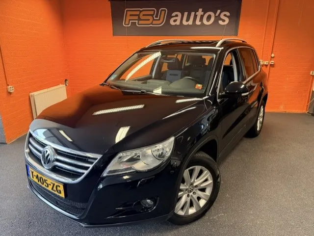 Volkswagen Tiguan (2009) — foto 1