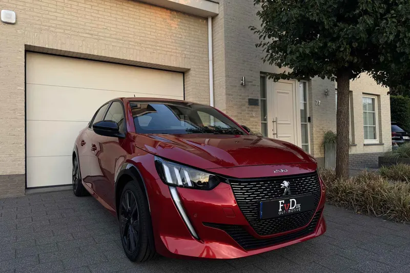Peugeot 208 (2023)
