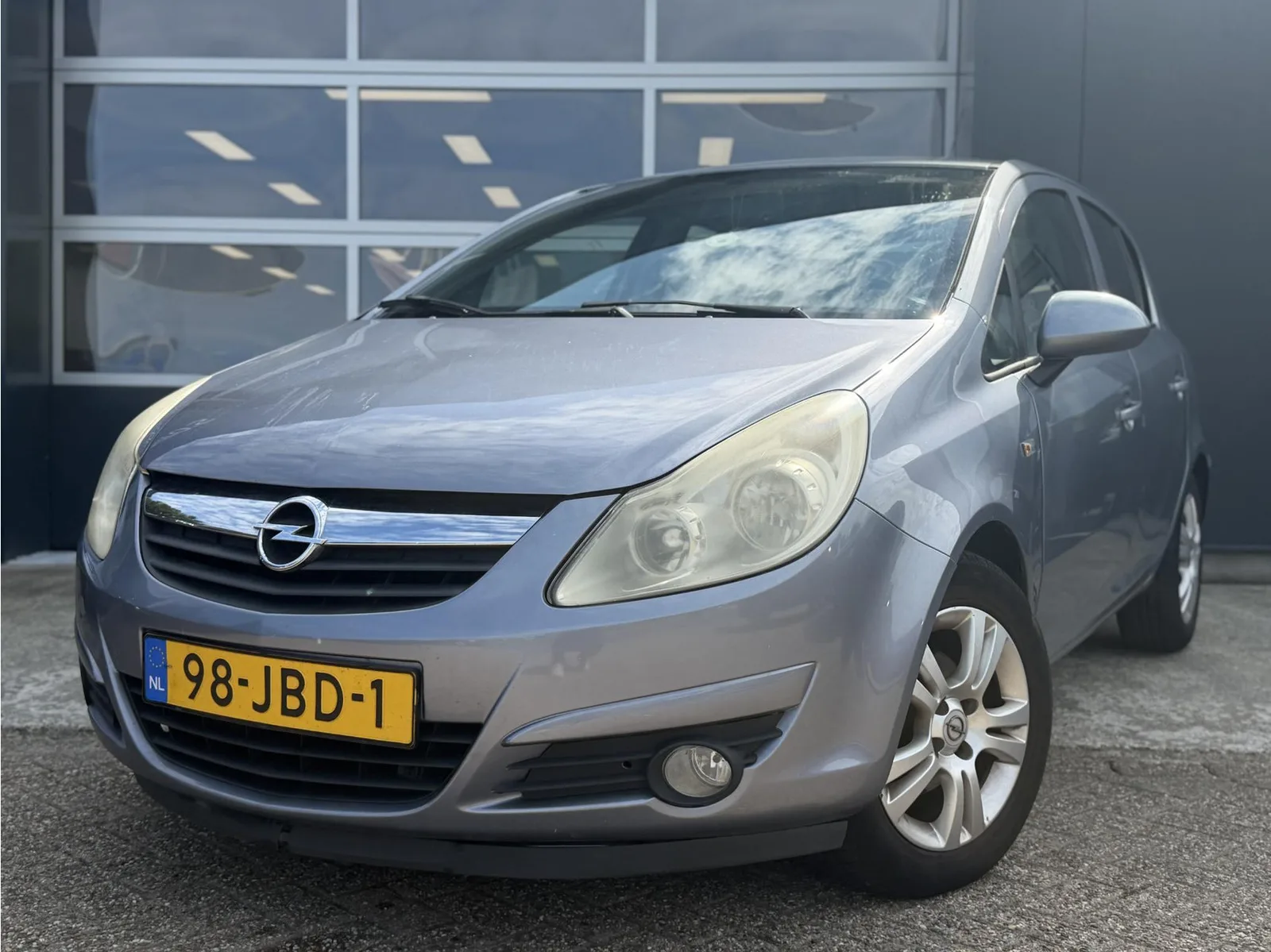 Opel Corsa (2009) — foto 1