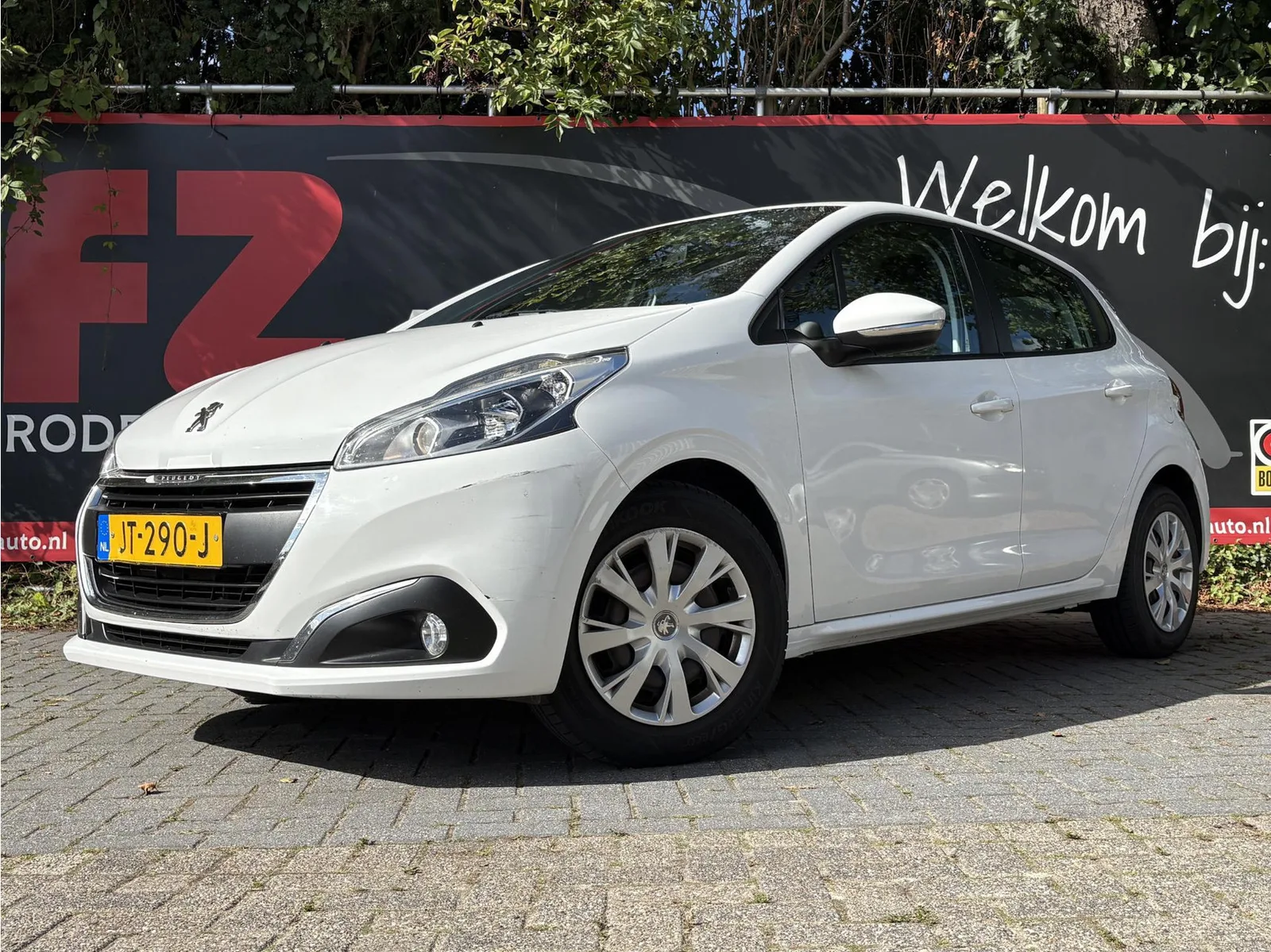 Peugeot 208 (2016) — foto 1