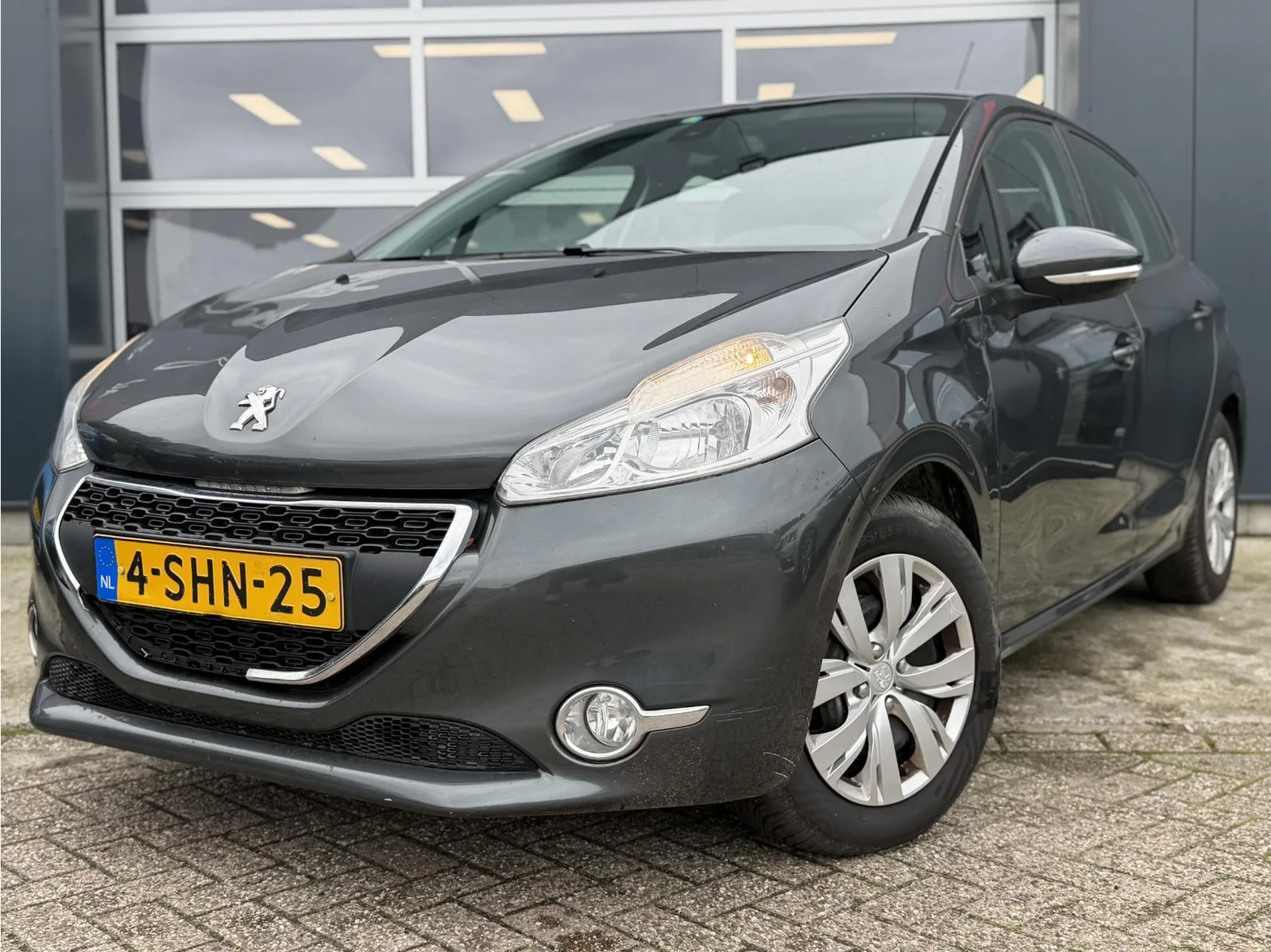 Peugeot 208 (2013) — foto 1