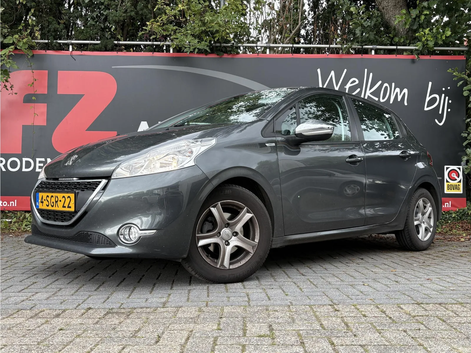 Peugeot 208 (2013) — foto 1
