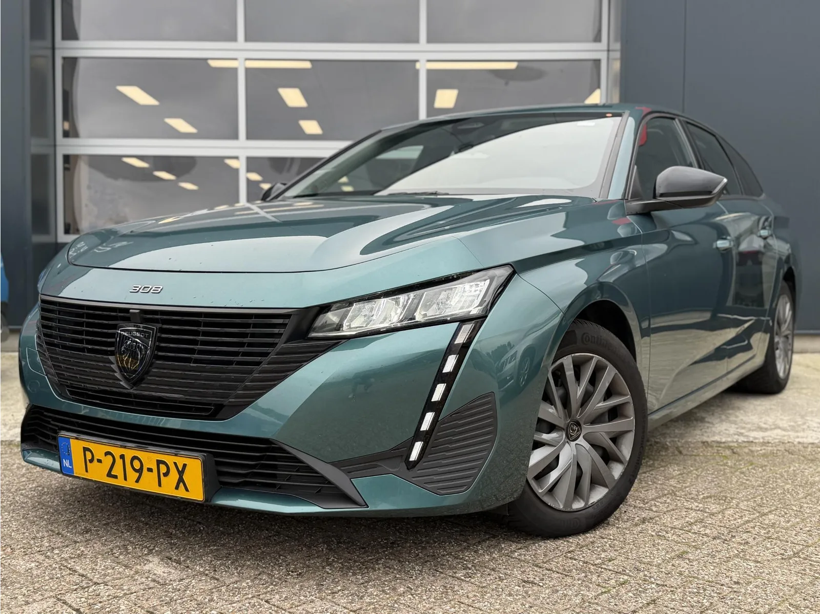 Peugeot 308 (2022) — foto 1