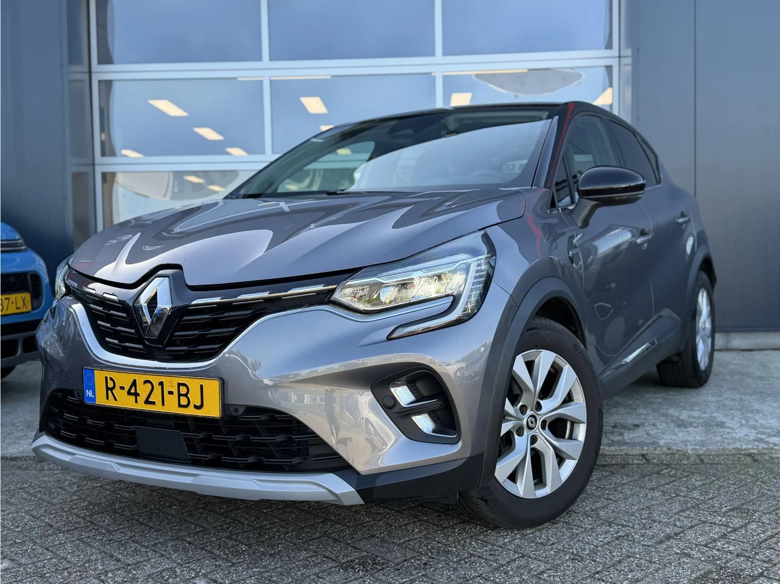 Renault Captur (2022) — foto 1
