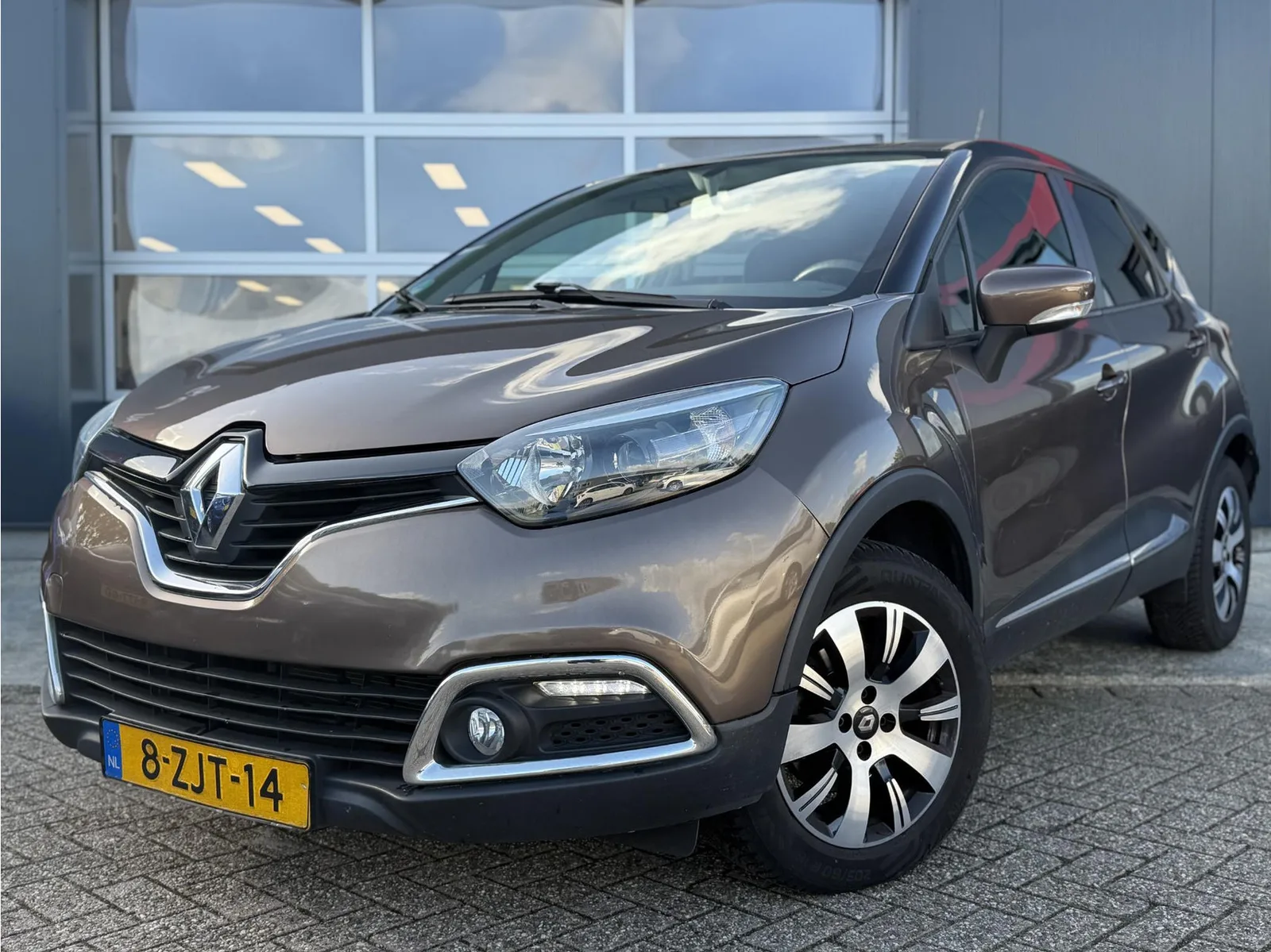 Renault Captur (2015) — foto 1