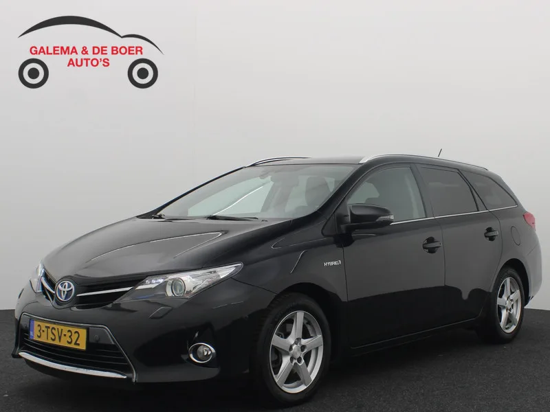 Toyota Auris (2014) — foto 1