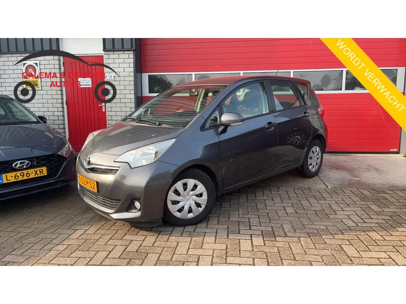 Toyota Verso S (2013) — foto 1
