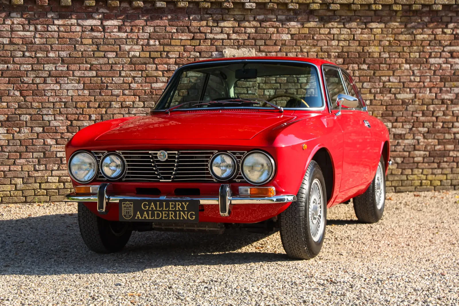 Alfa Romeo 2000 (1972) — foto 1