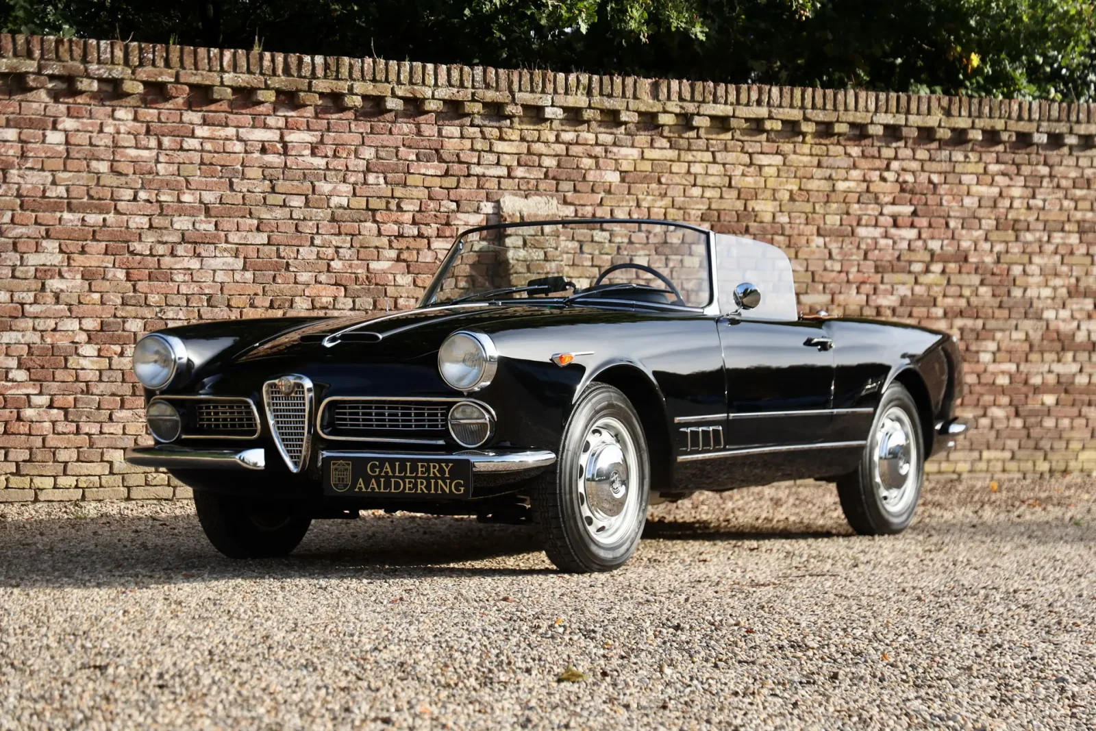 Alfa Romeo 2000 (1961) — foto 1