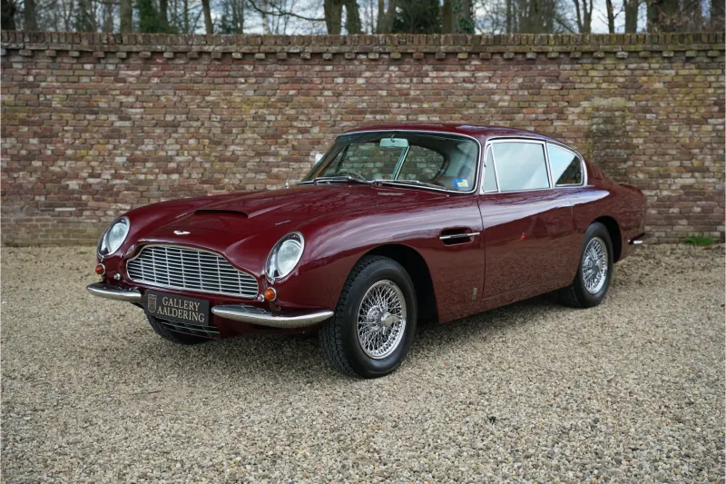 Aston Martin DB6 (1966)