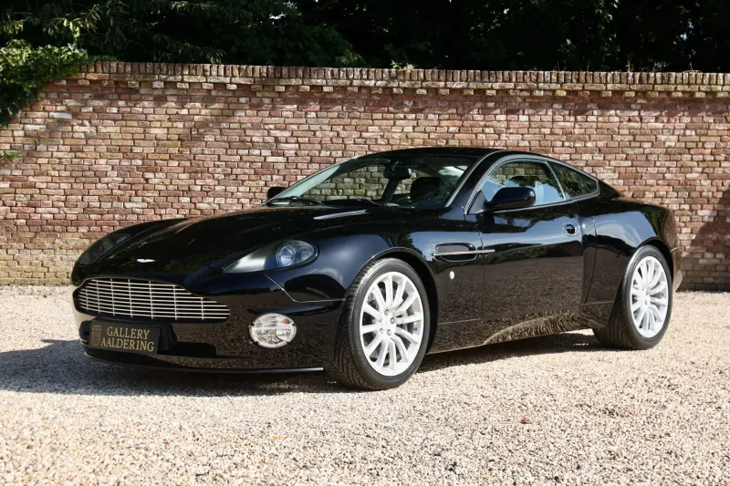 Aston Martin V12 Vanquish (2002)