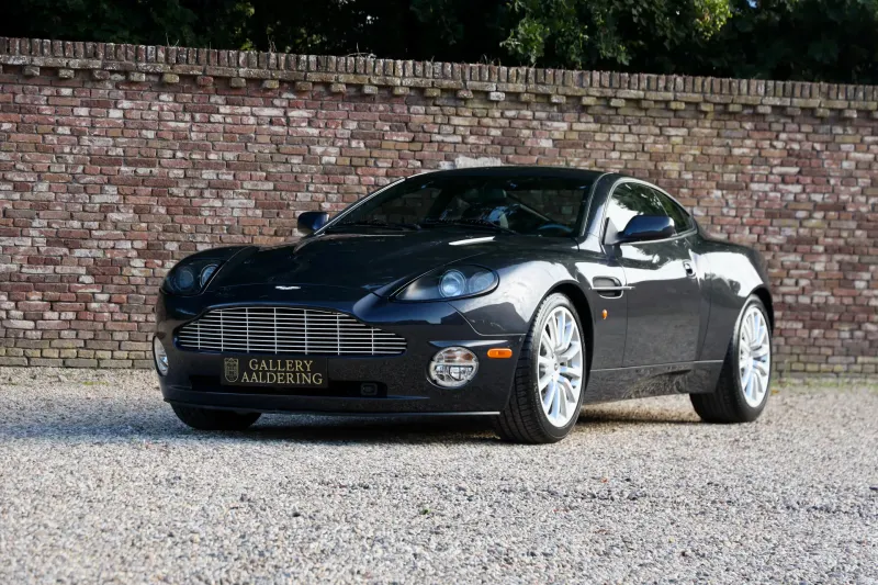 Aston Martin V12 Vanquish (2003)