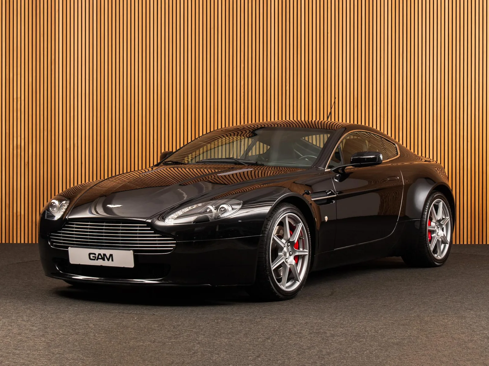 Aston Martin V8 Vantage (2007) — foto 1