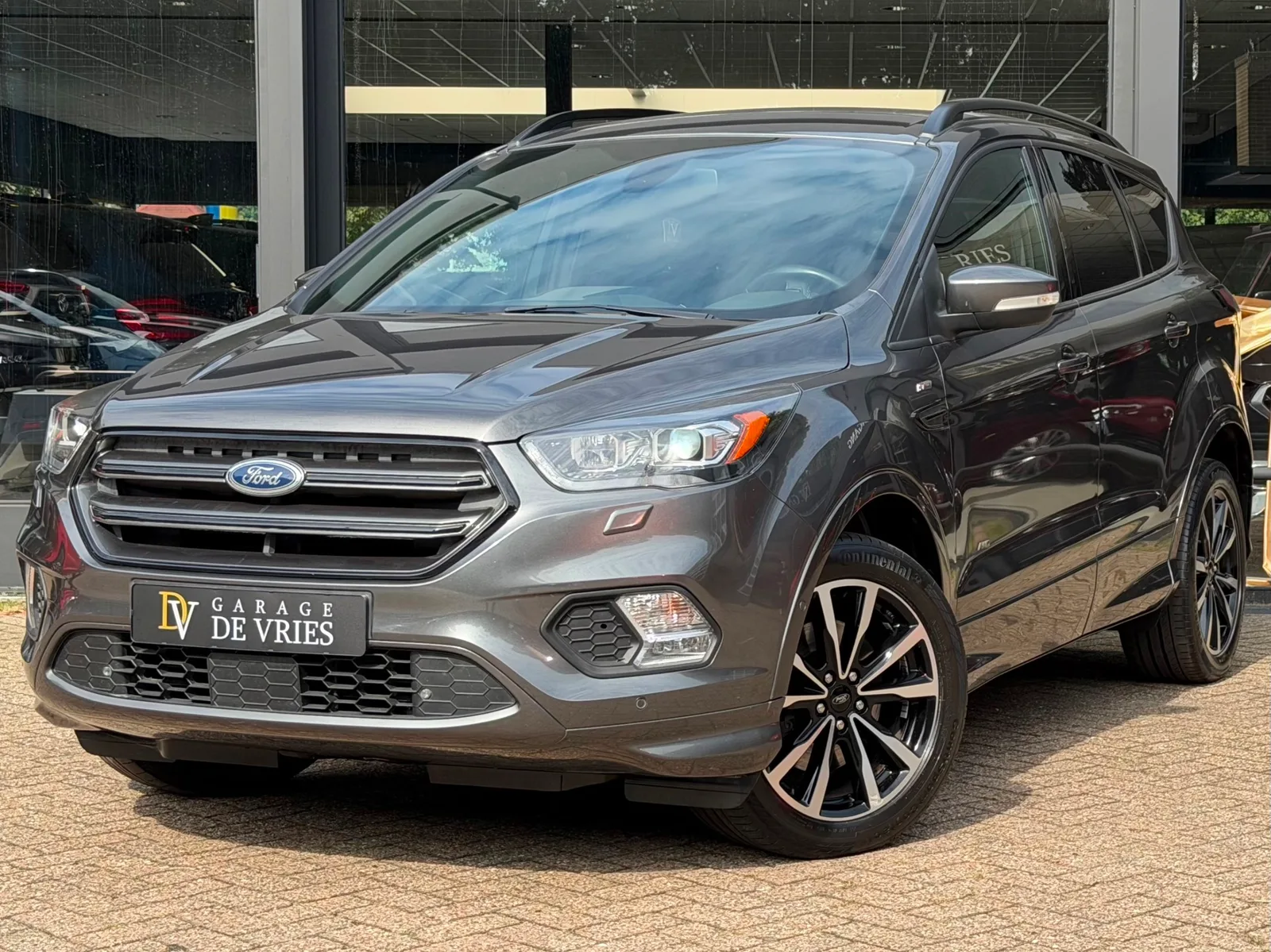 Ford Kuga (2017) — foto 1