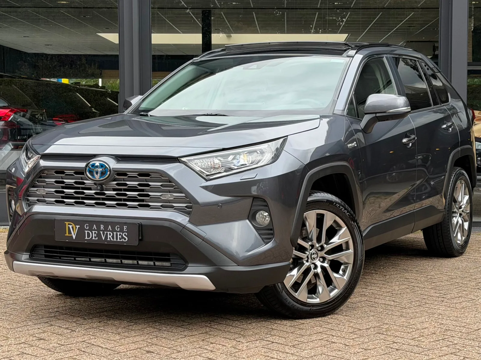 Toyota RAV4 (2021) — foto 1