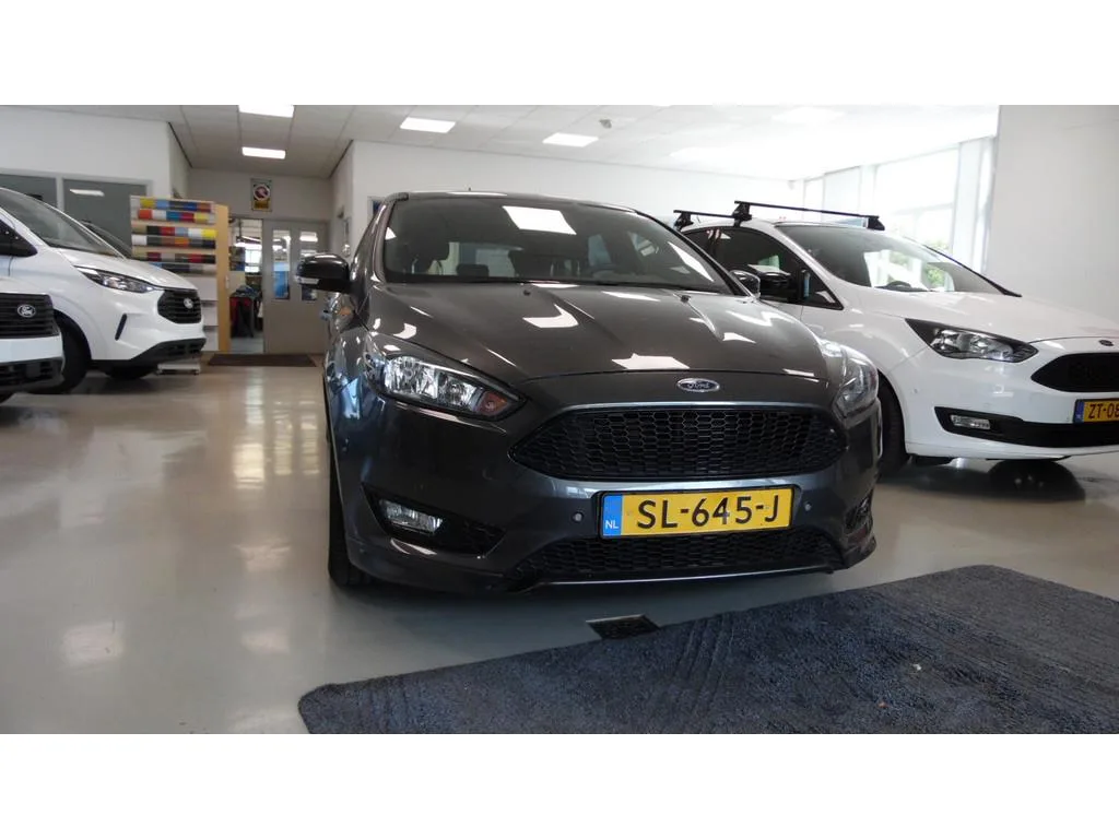 Ford Focus (2018) — foto 1