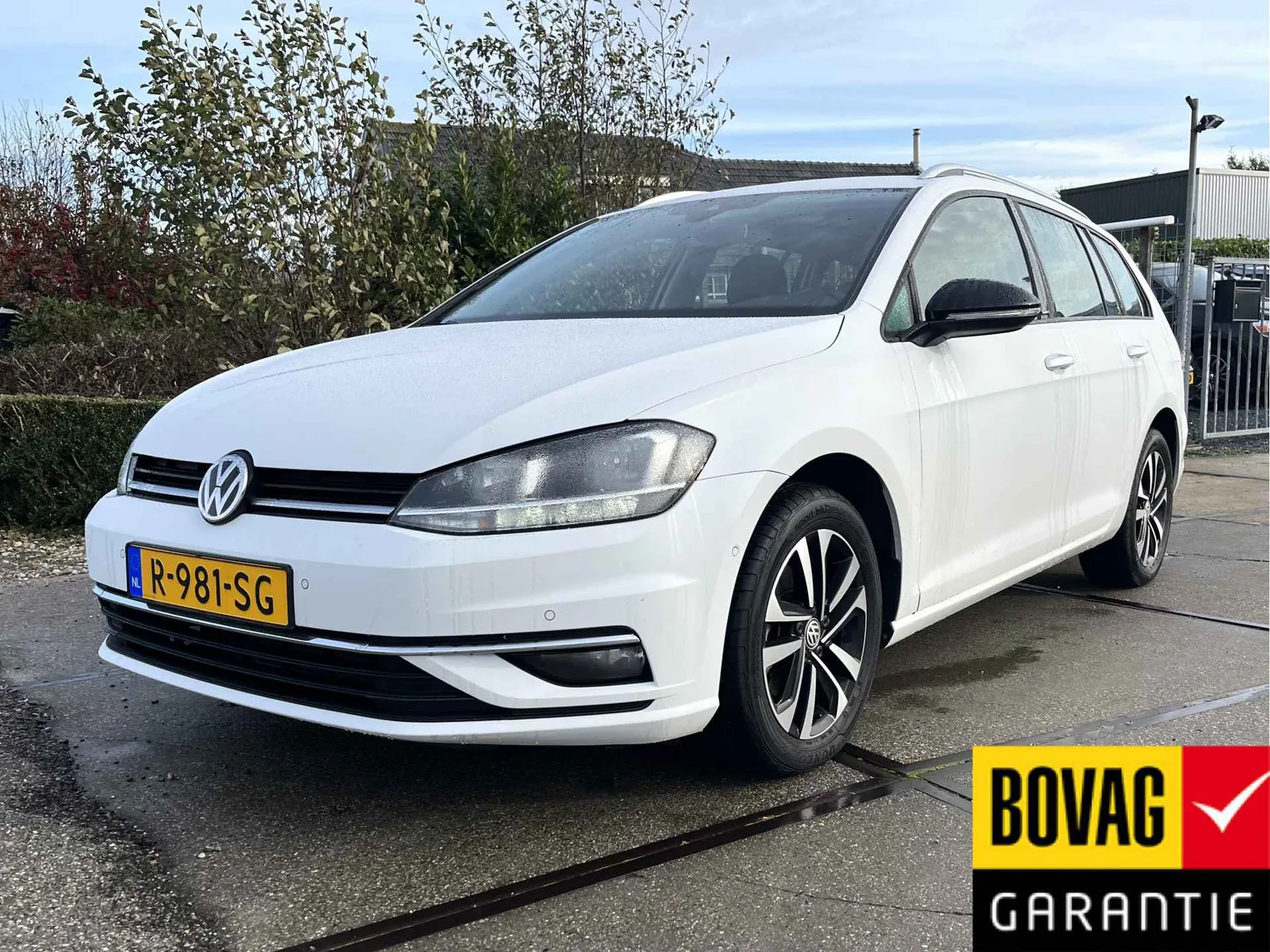 Volkswagen Golf (2020) — foto 1