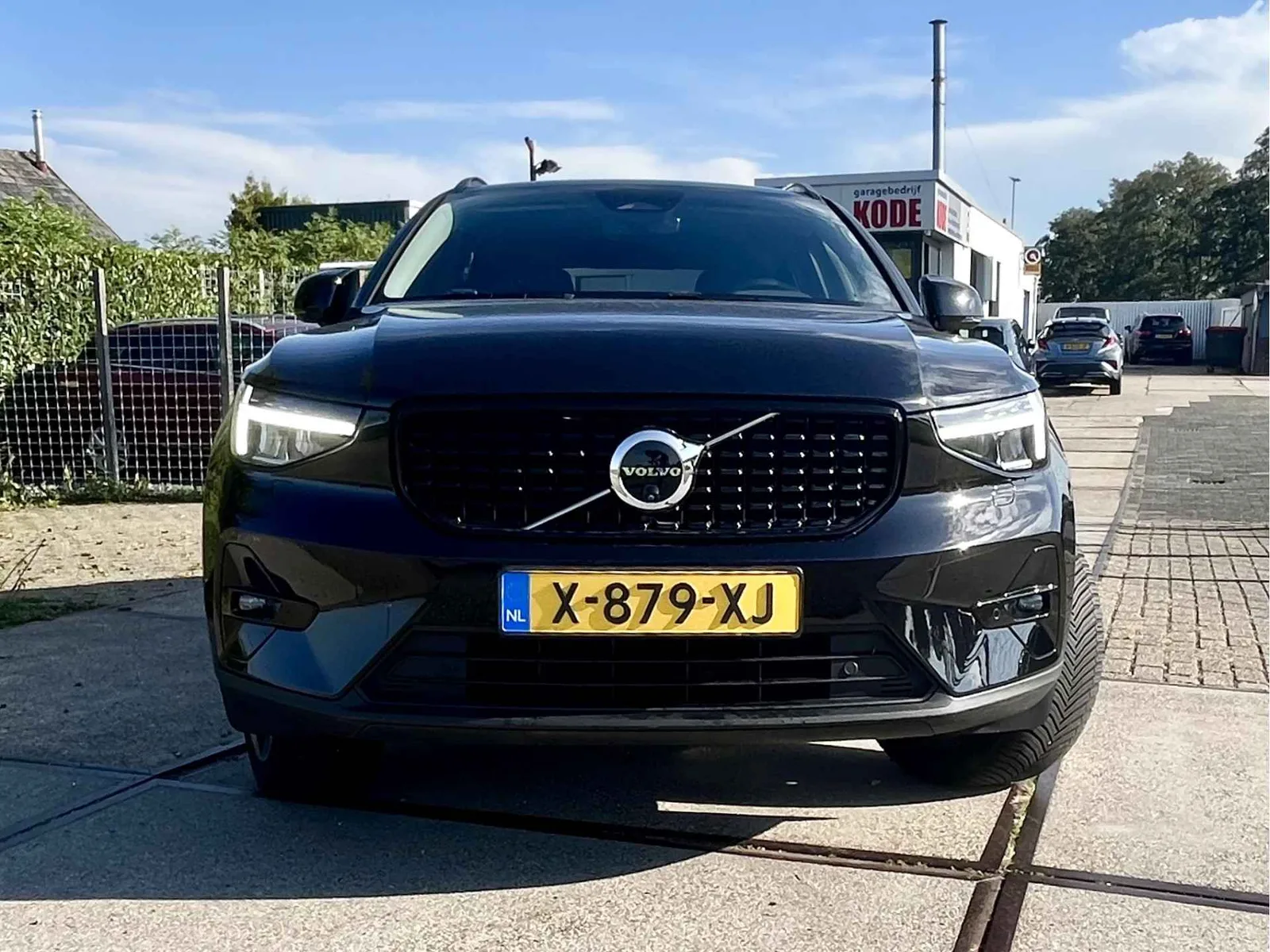 Volvo XC40 (2024) — foto 1