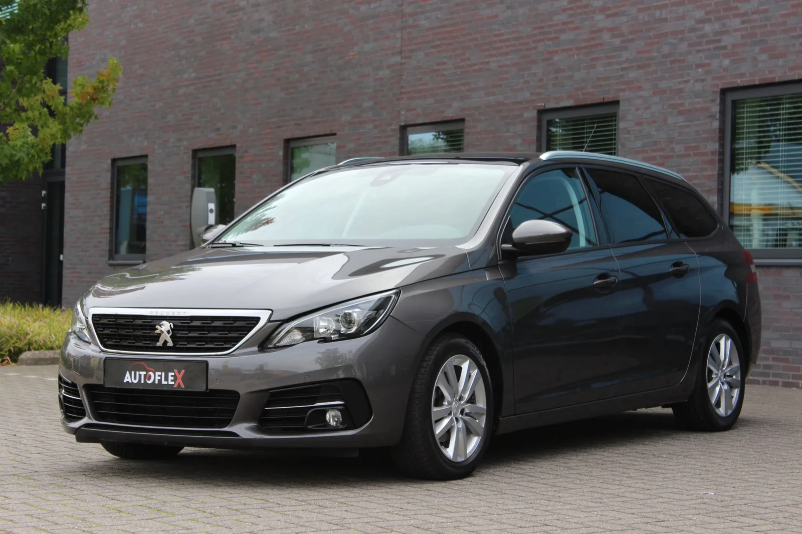 Peugeot 308 (2020) — foto 1