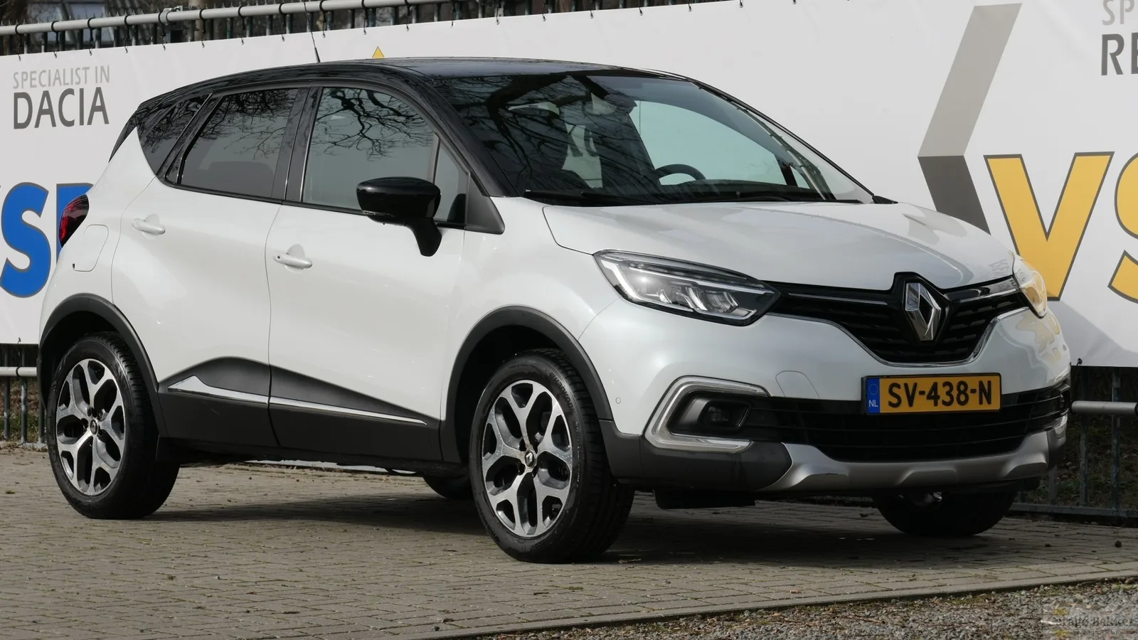 Renault Captur (2018) — foto 1