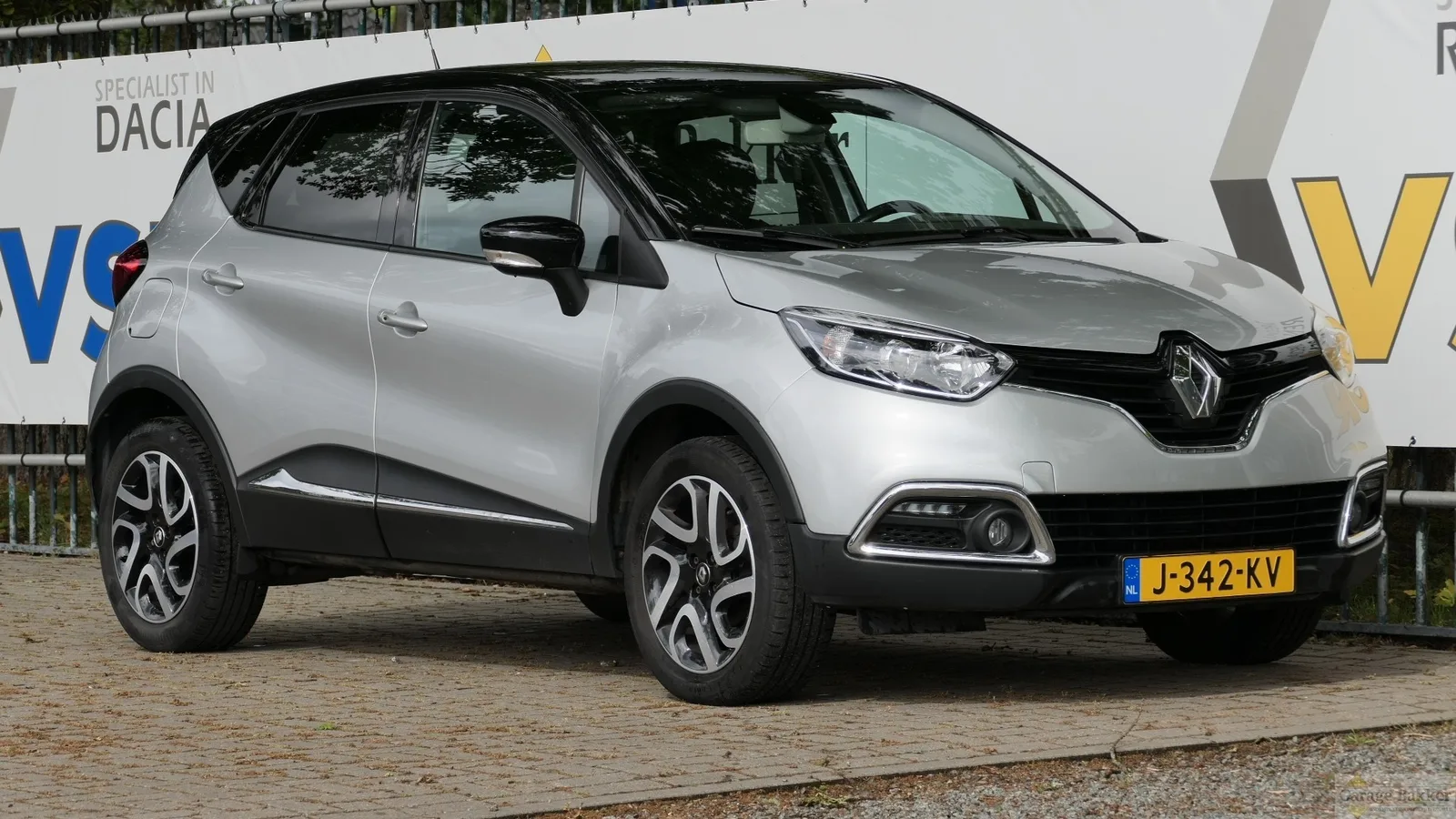 Renault Captur (2017) — foto 1