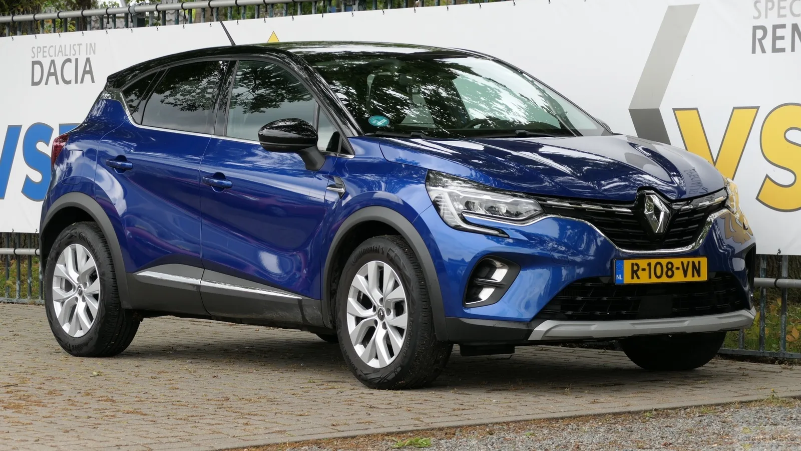 Renault Captur (2020) — foto 1