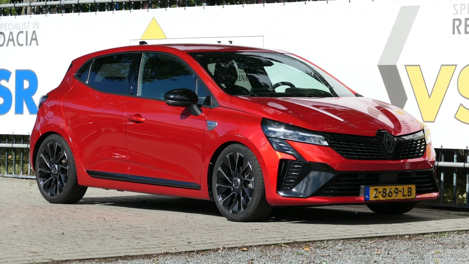 Renault Clio (2024) — foto 1