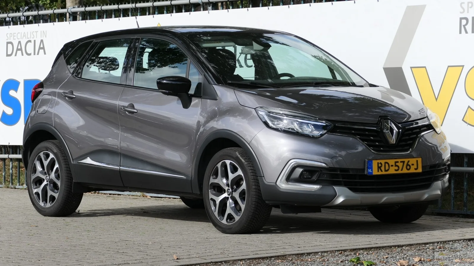Renault Captur (2017) — foto 1