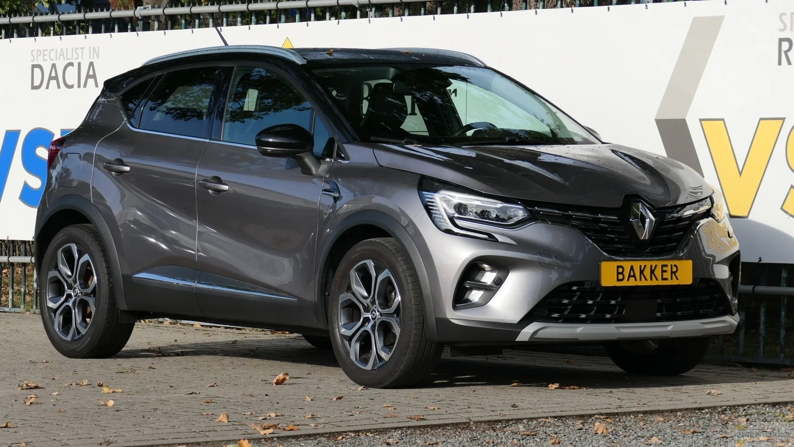 Renault Captur (2021) — foto 1