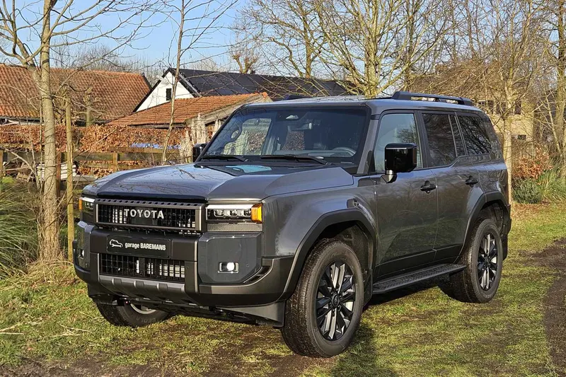 Toyota Land Cruiser (2024)
